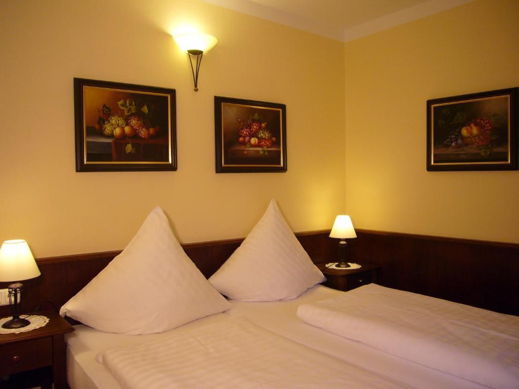 Klassik Hotel Am Tor Weiden in der Oberpfalz Ruang foto