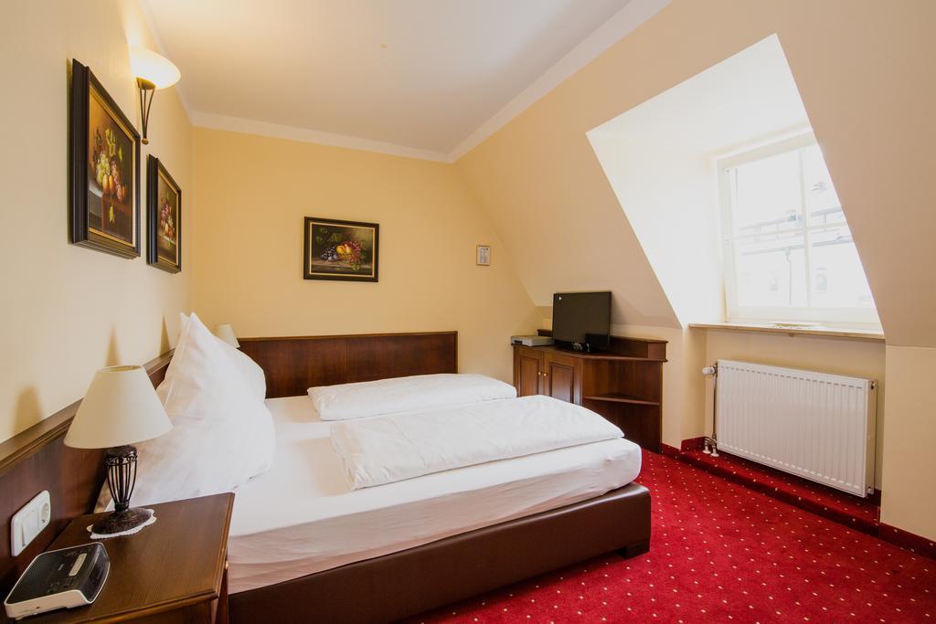 Klassik Hotel Am Tor Weiden in der Oberpfalz Bagian luar foto