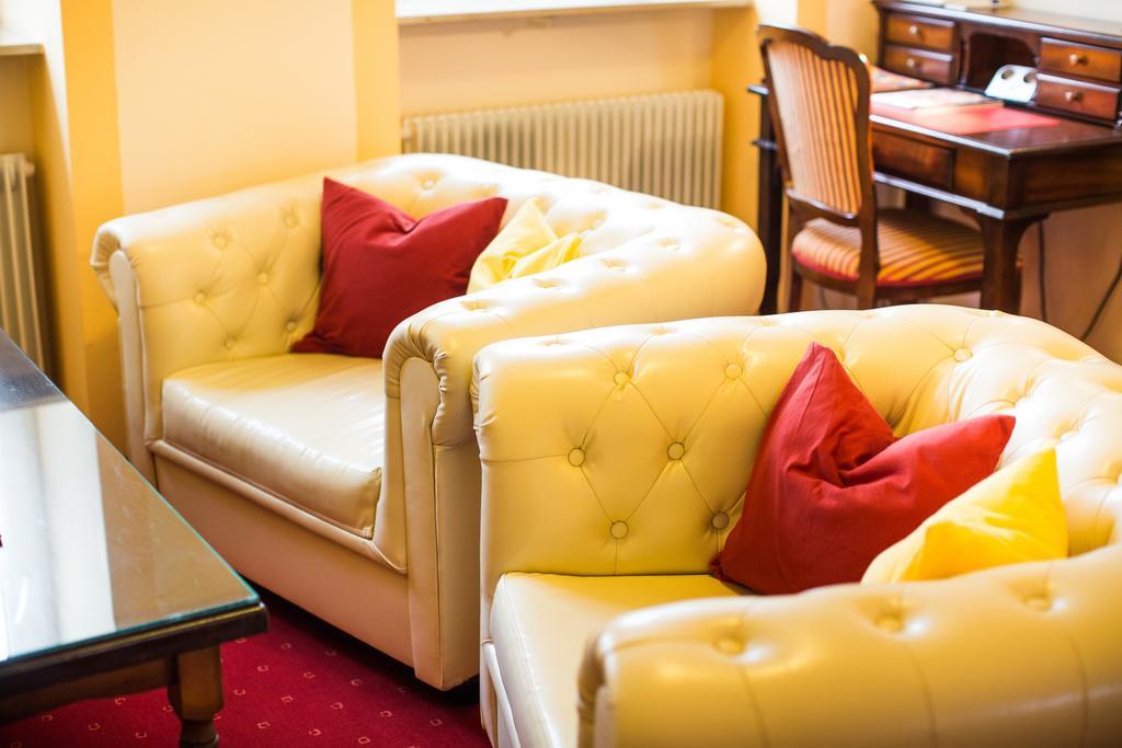 Klassik Hotel Am Tor Weiden in der Oberpfalz Bagian luar foto