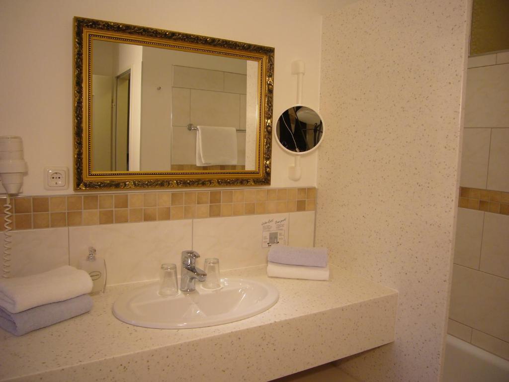 Klassik Hotel Am Tor Weiden in der Oberpfalz Ruang foto