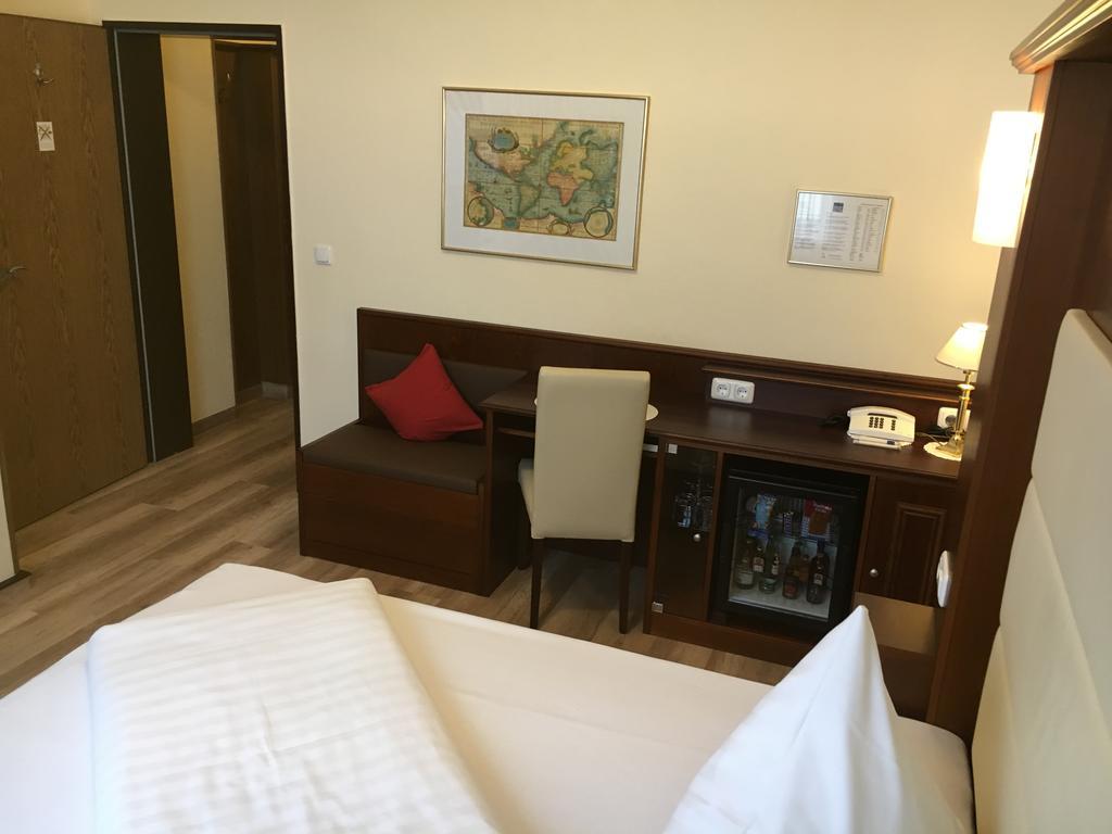 Klassik Hotel Am Tor Weiden in der Oberpfalz Bagian luar foto